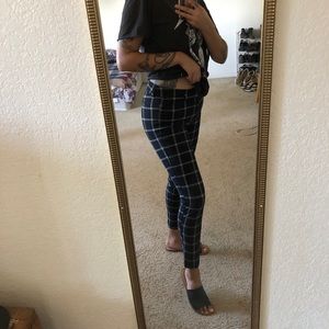 Old Navy Pixie Stretchy Pant
